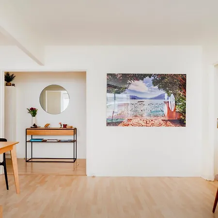 Arsonval Design Apartment